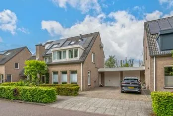 Tussenwoning te koop: K.L.H. van der Puttlaan 15, Ekenrooi Waalre