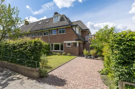 Hoekwoning te koop: K.P.C. de Bazelstraat 116, Godelindebuurt Bussum