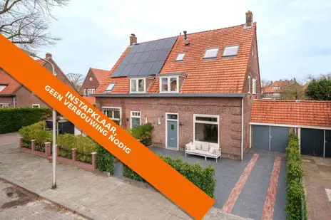 Tussenwoning te koop: K.P.C. de Bazelstraat 23, Waltherlaan Bussum