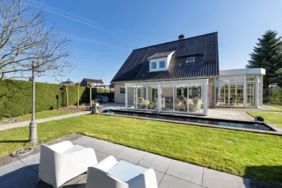Vrijstaande woning te koop: Kaaistraat 65A, St. Willebrord