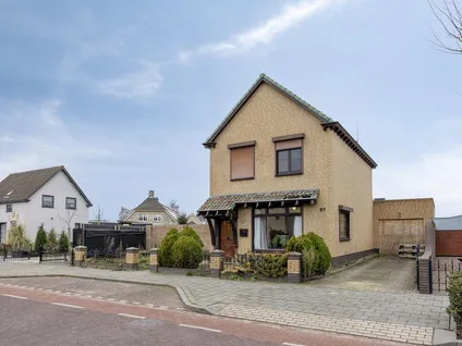 Vrijstaande woning te koop: Kaaistraat 87, St. Willebrord