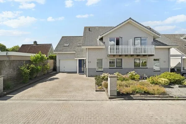 Twee-onder-één-kap te koop: Kaapfeugel 44, Hippolytushoef Oost (woonkern) Hippolytushoef