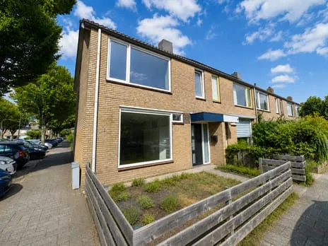 Hoekwoning te huur: Kaardenstekerstraat 1, Princenhage Breda