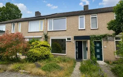 Tussenwoning te huur: Kaardenstekerstraat 5, Princenhage Breda