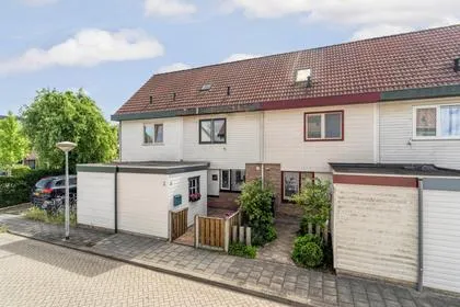 Tussenwoning te koop: Kaatsheuvelstraat 3, Stedenwijk Zuid Almere