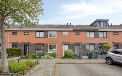 Tussenwoning te koop: Kabajastraat 68, Azië Purmerend
