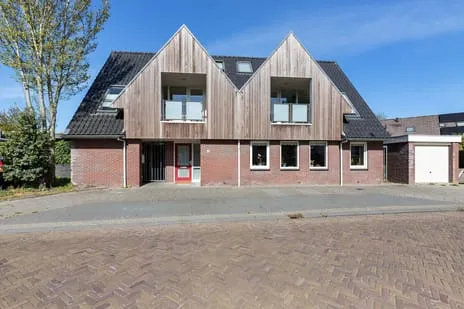 Hoekwoning te koop: Kade 8, Sint Nicolaasga