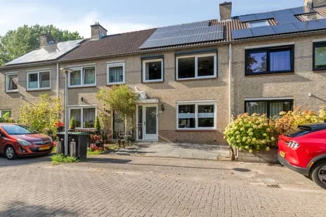 Tussenwoning te koop: Kadegriend 36, Almere