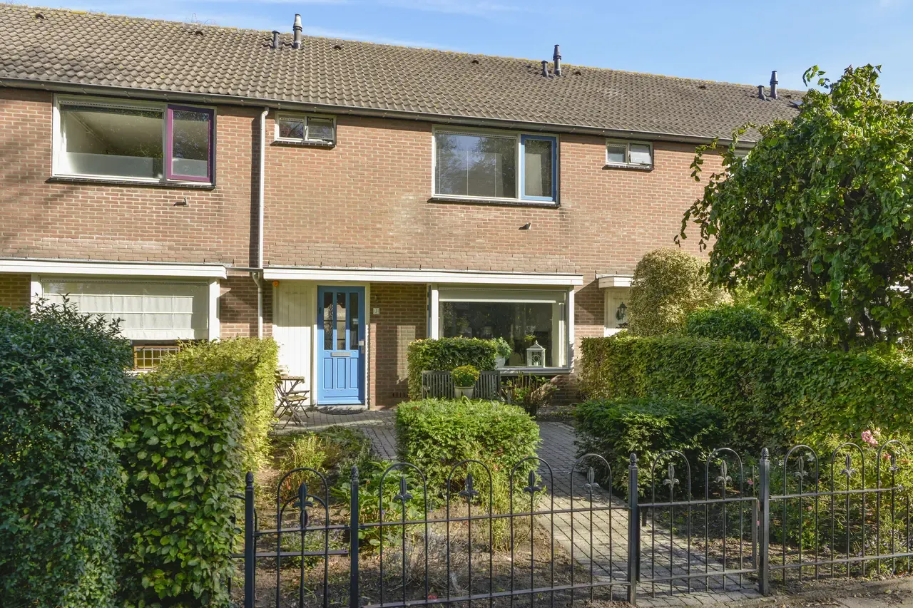 Tussenwoning te koop: Kajuit 3, Huizen