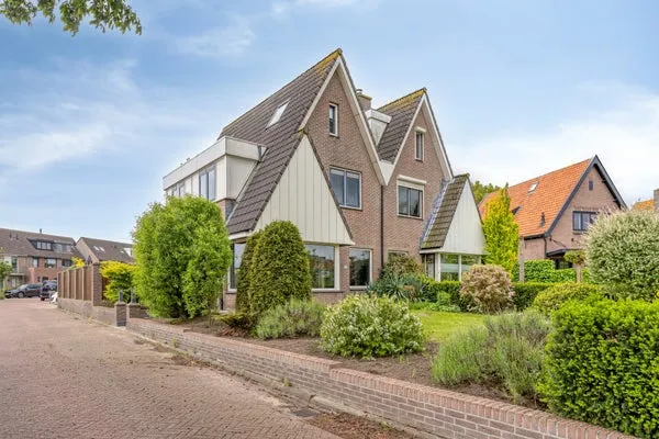 Twee-onder-één-kap te koop: Kallenbroekerweg 81, De Lors Barneveld
