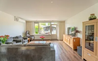 Tussenwoning te koop: Kalmoeshof 7, Bloemenbuurt Voorhout
