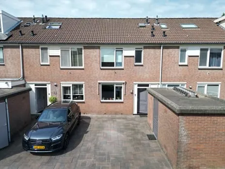 Tussenwoning te koop: Kalmoeshof 7, Bloemenbuurt Voorhout