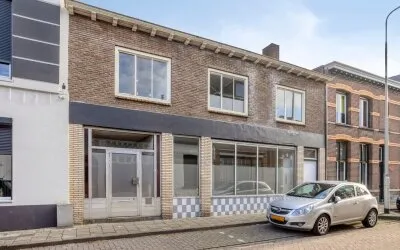 Tussenwoning te koop: Kalsdonksestraat 8A, Parklaan-Hoogstraat Roosendaal