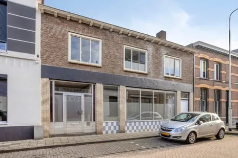 Tussenwoning te koop: Kalsdonksestraat 8A, Parklaan-Hoogstraat Roosendaal