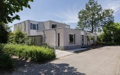 Tussenwoning te koop: Kamelenhof 25, Faunabuurt Zuidwest Almere