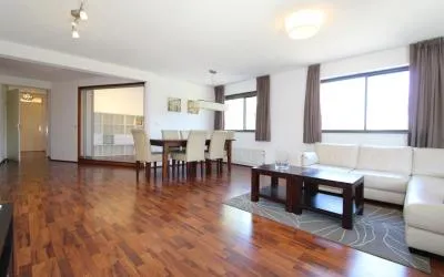 Apartment for rent: Kamerlingh Onnesstraat 49, Stadshart Amstelveen