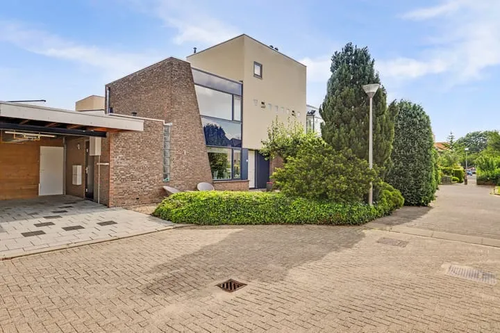 Terraced house for sale: Kamerlingh Onnesstraat 84, Het Zand Ridderkerk