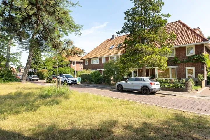 Terraced house for sale: Kamerlingh Onnesweg 254, Astronomische Buurt Hilversum
