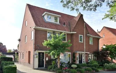 Twee-onder-één-kap te koop: Kamerlingh Onnesweg 98, Liebergen Hilversum