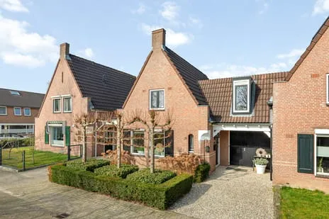 Tussenwoning te koop: Kamgras 21, Stroom-Esch Borne