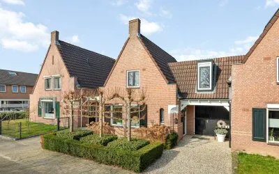 Tussenwoning te koop: Kamgras 21, Stroom-Esch Borne