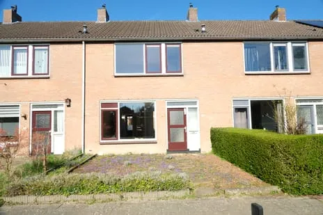 Tussenwoning te koop: Kamille 75, Voorkoop Zuid Culemborg