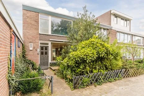 Tussenwoning te koop: Kamillehof 80, Kruidenbuurt Oost Tilburg