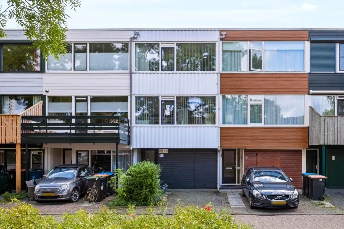 Tussenwoning te koop: Kamillestraat 7, Apeldoorn