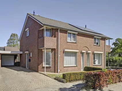 Twee-onder-één-kap te koop: Kamillestraat 9, Hedel Hedel