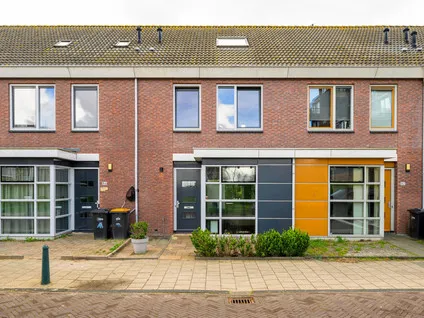 Tussenwoning te koop: Kamilleveld 84, De Velden 'S-Gravenhage