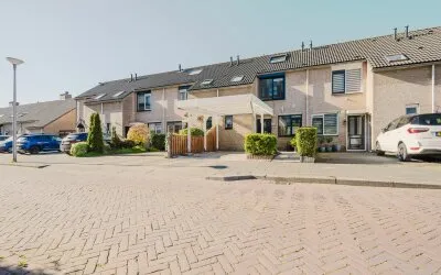 Tussenwoning te koop: Kampanje 33, Rozenburg Rozenburg