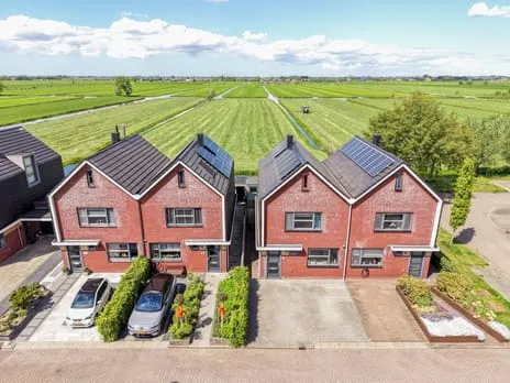 Twee-onder-één-kap te koop: Kamperfoelie 11, Brandwijk-Dorp Brandwijk