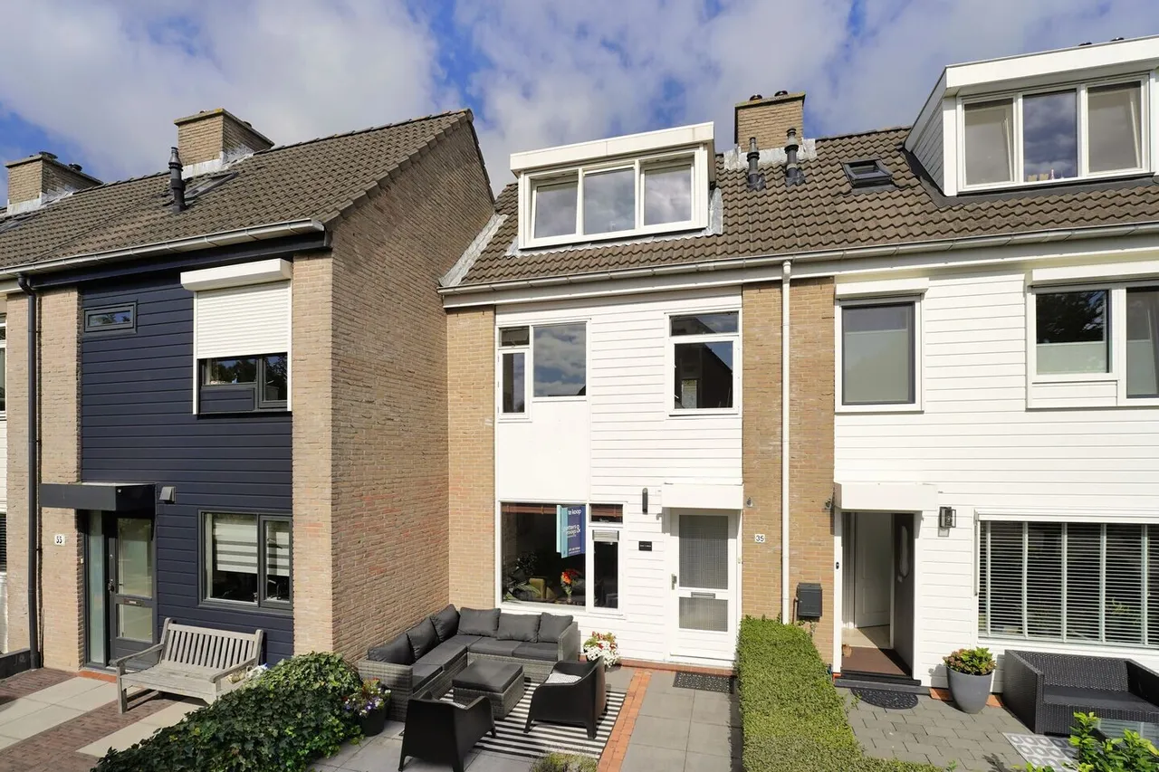Tussenwoning te koop: Kamperfoelie 35, Rijnsburg