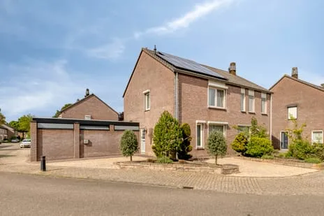 Hoekwoning te koop: Kamperfoelie 55, Landweert 2 Venray
