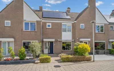 Tussenwoning te koop: Kamperfoeliehof 16, Vrouwtjeslant / Nieuweveen Nootdorp