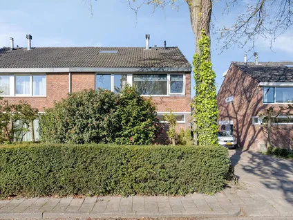 Twee-onder-één-kap te koop: Kamperfoelielaan 6, Ruiven Berkel-Enschot