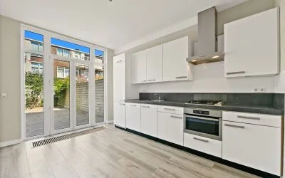 Appartement te koop: Kamperfoeliestraat 145, Heesterbuurt 'S-Gravenhage