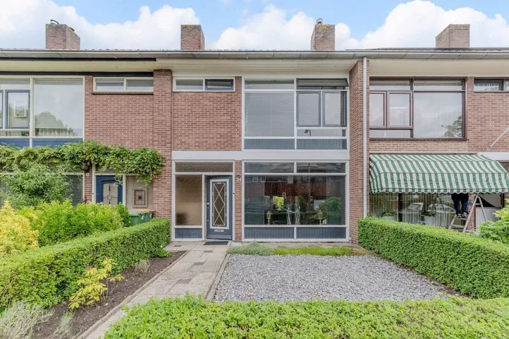 Tussenwoning te koop: Kamperfoeliestraat 34, Tuinzigt Breda