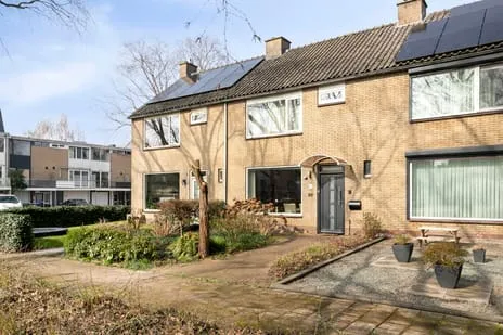 Tussenwoning te koop: Kamperfoeliestraat 42, Smitsveen Soest