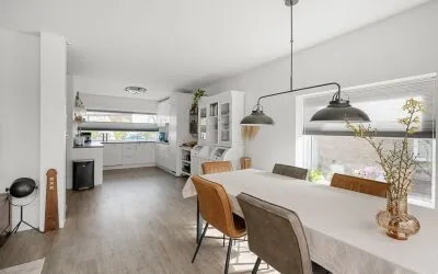 Hoekwoning te koop: Kamperfoeliestraat 9, Oude dorp Landsmeer