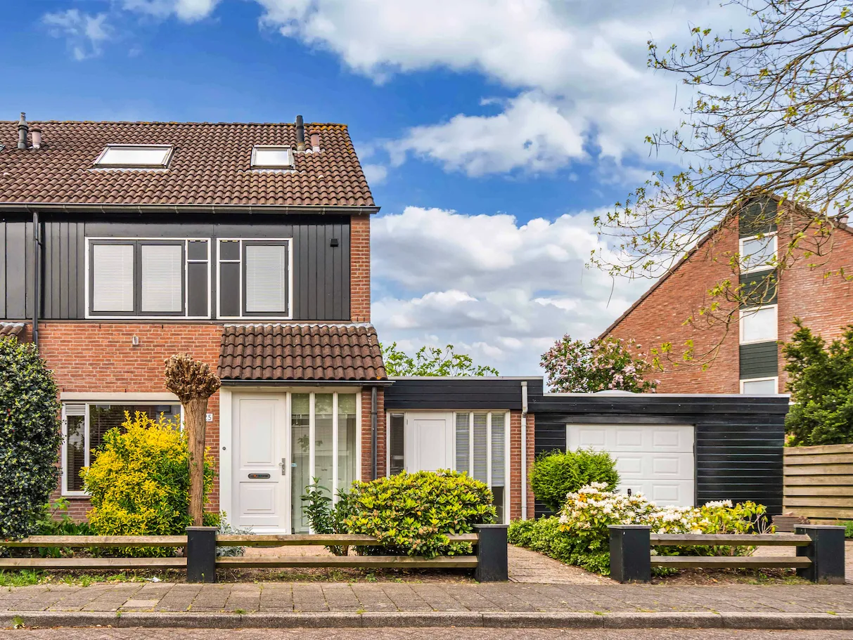Hoekwoning te koop: Kamperzand 25, Huizen