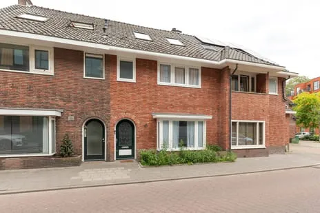 Tussenwoning te koop: Kampstraat 77, Centrum Hilversum