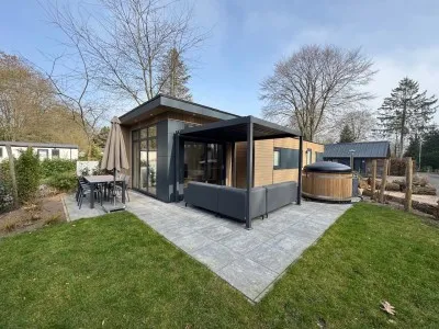 Vrijstaande woning te koop: Kanaal Zuid 444, Bosgebied Oosterhuizen Lieren