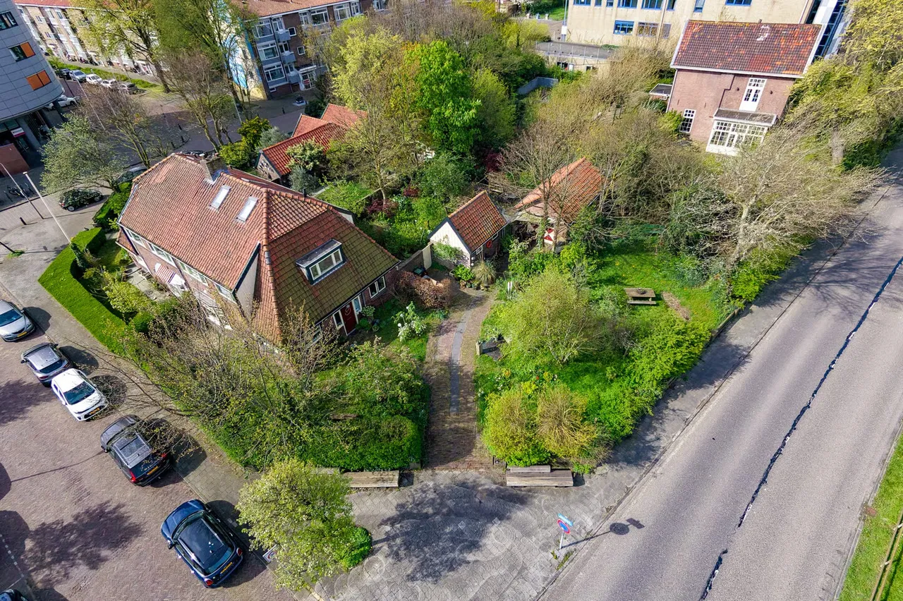 Twee-onder-één-kap te koop: Kanaaldijk 232, Ijmuiden