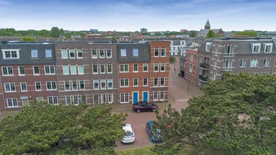 Tussenwoning te koop: Kanaalstraat 142, Oud-IJmuiden Ijmuiden