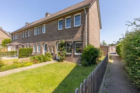 Corner house for sale: Kanaalstraat 15, Heerlerbaan-Oost Heerlen