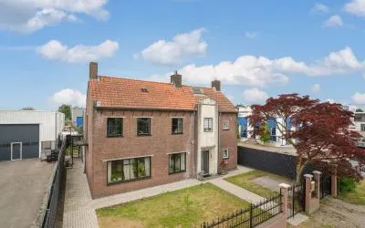 Vrijstaande woning te koop: Kanaalstraat 327, Enschede