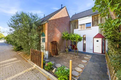 Terraced house for sale: Kanariesprenk 227, Papegaaienburg - Hofwijk Vlissingen
