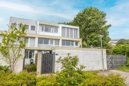 Tussenwoning te koop: Kantershof 613, Kantershof Amsterdam