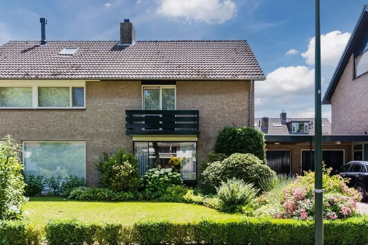 Terraced house for sale: Kanunnik Daemenstraat 11, Kerkakkers Mierlo